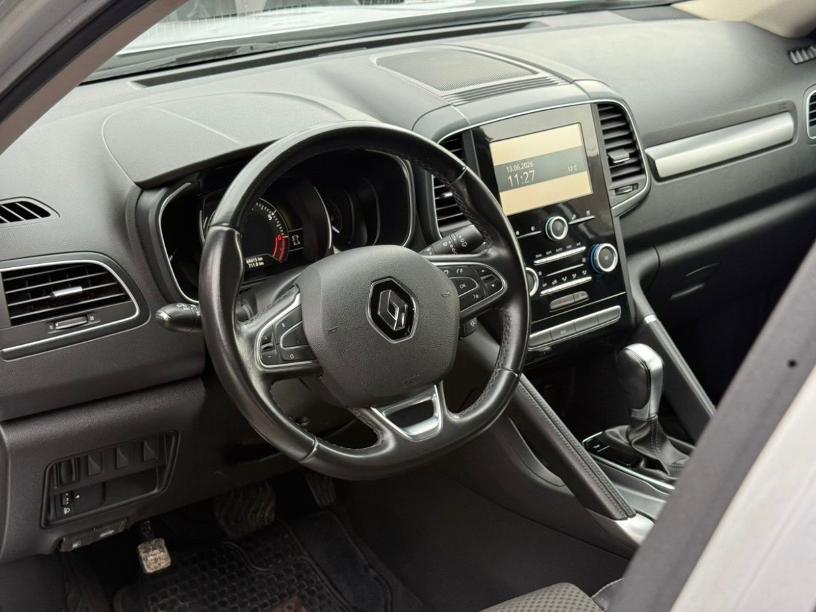 RENAULT KOLEOS DYNAMIQUE CVT 2.5 2019 - Imagen 8 de 17