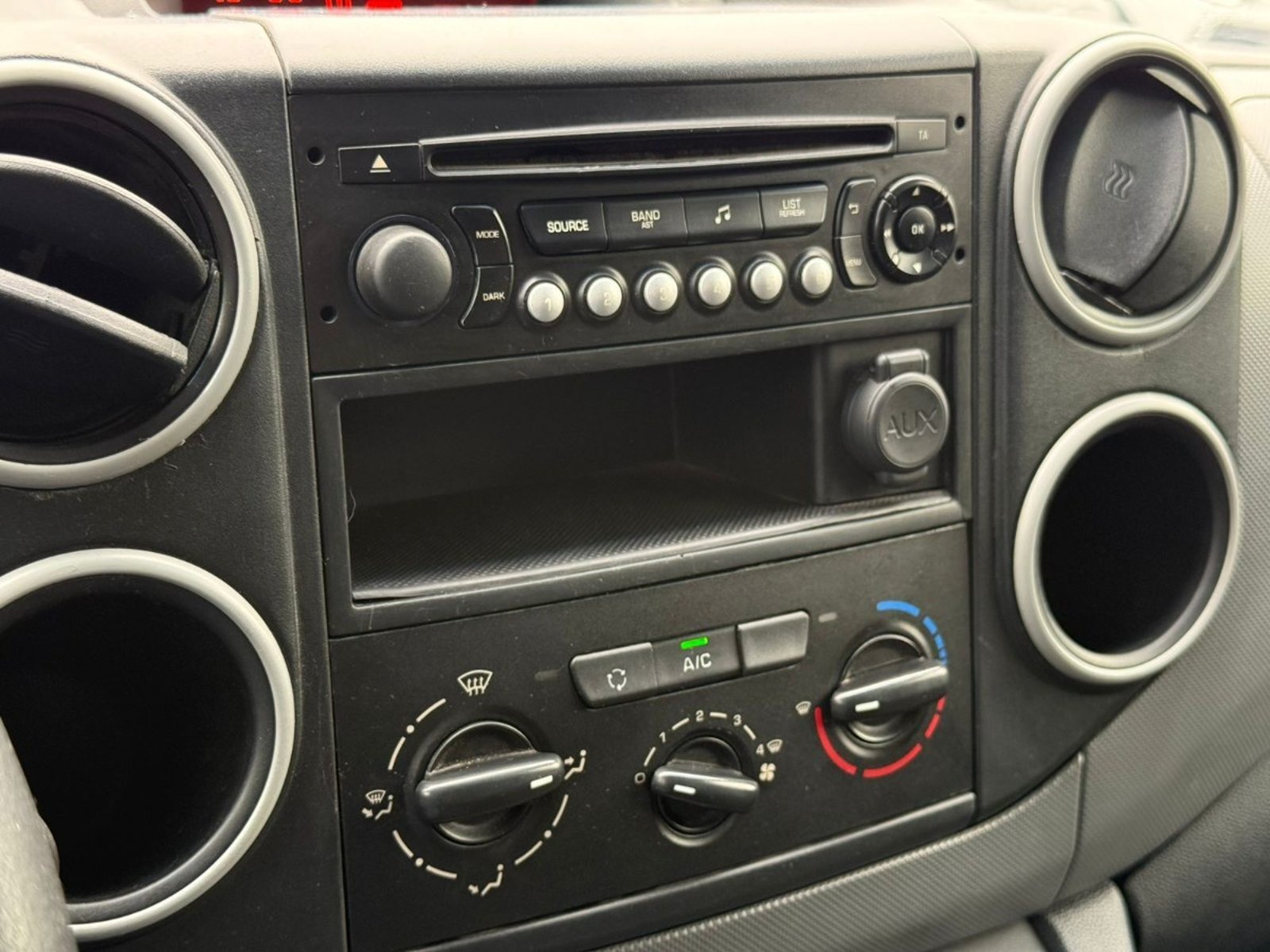 CITROËN BERLINGO 1.6 DIÉSEL 2018 - Imagen 13 de 17