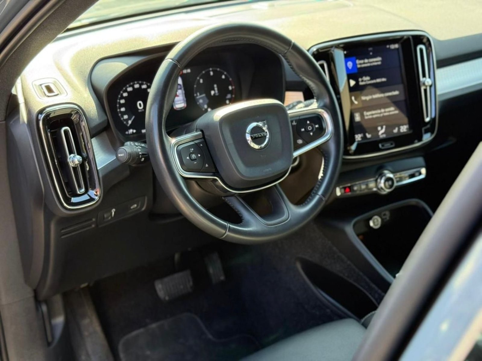 VOLVO XC40 D4 AWD MOMENTUM PLUS 2020 - Imagen 9 de 20