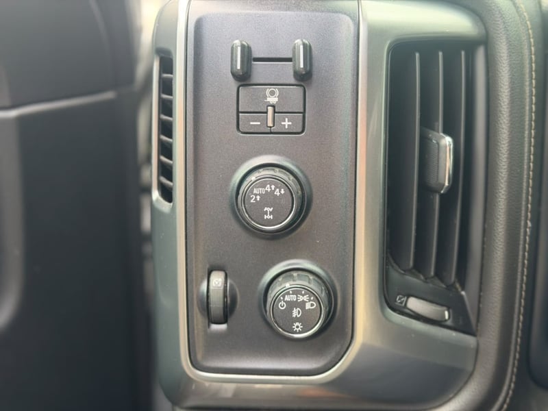 Chevrolet SILVERADO LTZ 5.3 2018 - Imagen 18 de 20