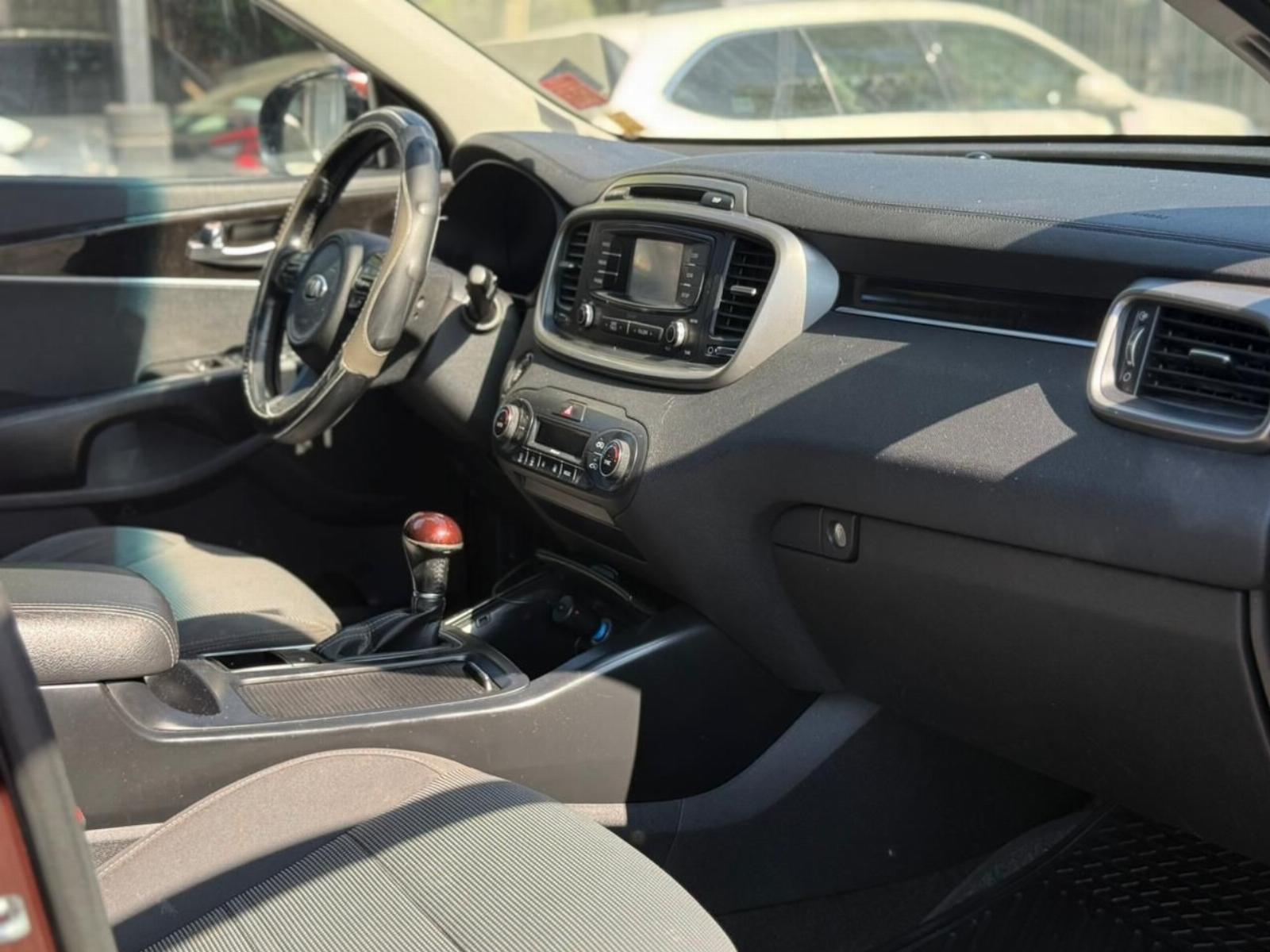 KIA SORENTO EX 2.4 AT 2015 - Imagen 16 de 17