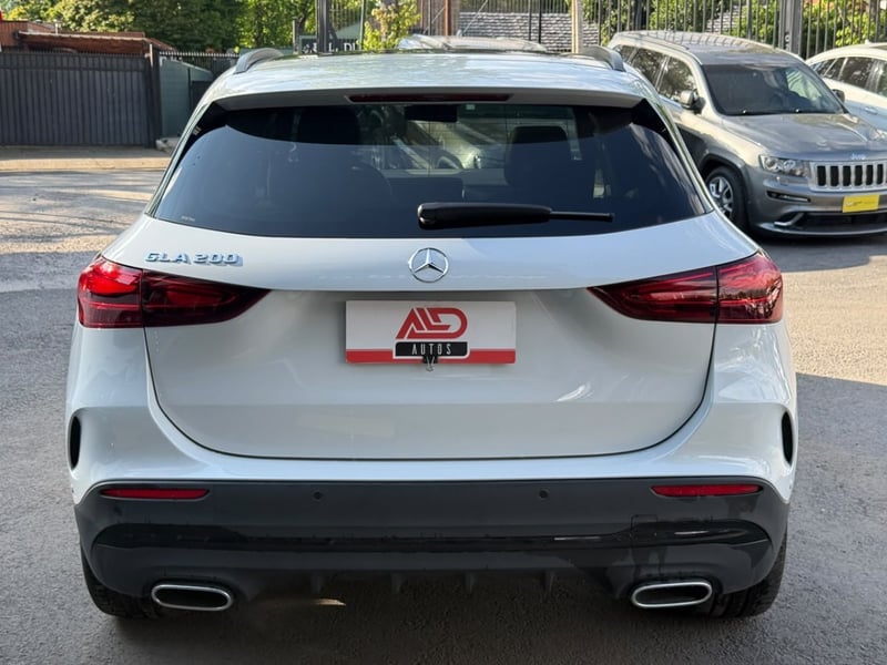 Mercedes-Benz GLA 200 2024 - Imagen 5 de 16