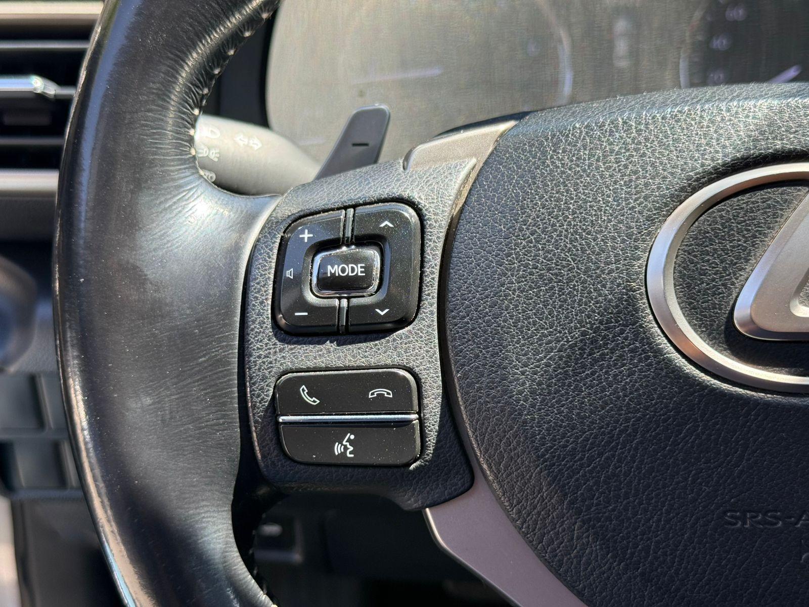 LEXUS IS 200 2.0 TURBO 2017 - Imagen 11 de 20