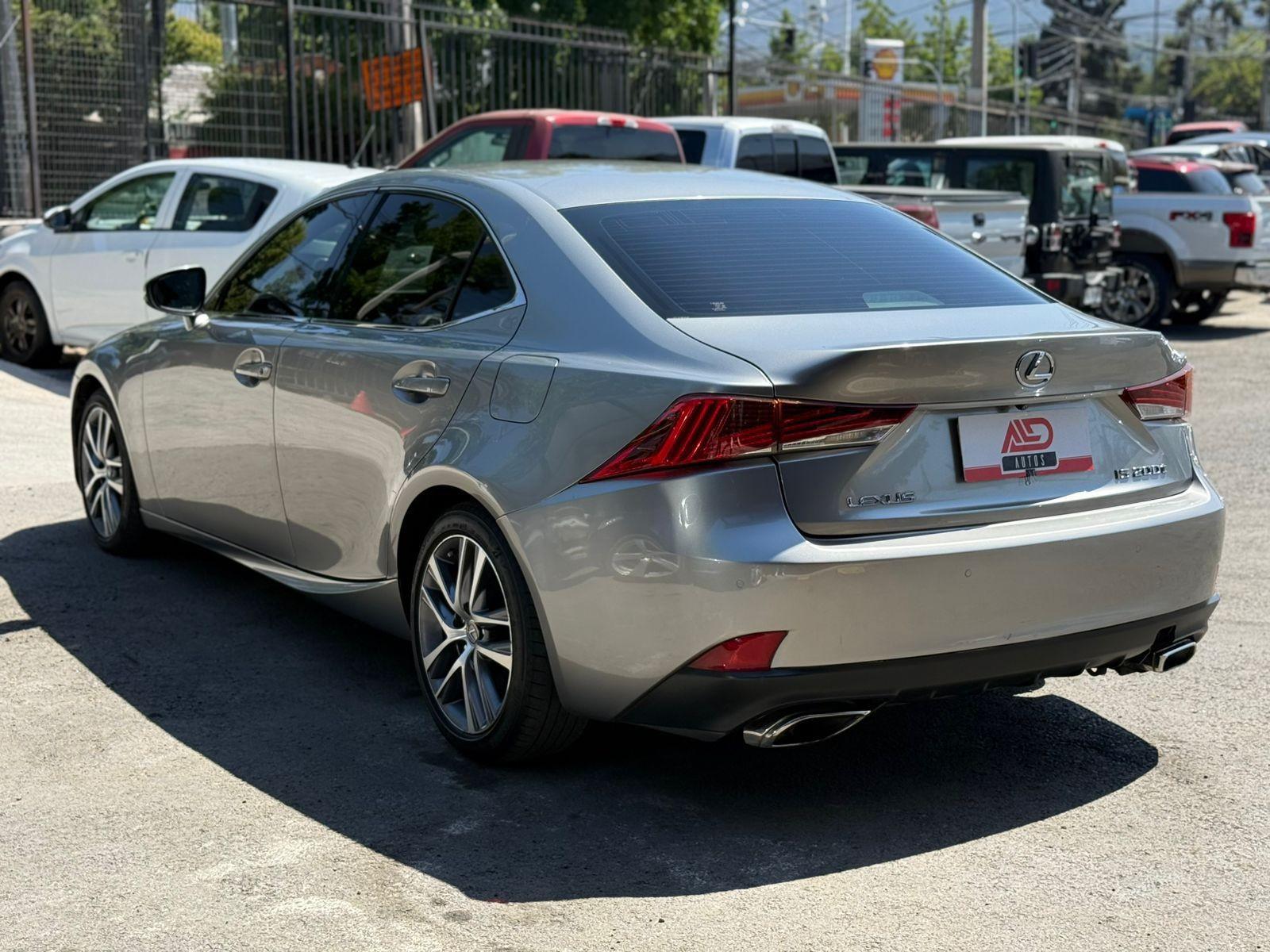 LEXUS IS 200 2.0 TURBO 2017 - Imagen 6 de 20
