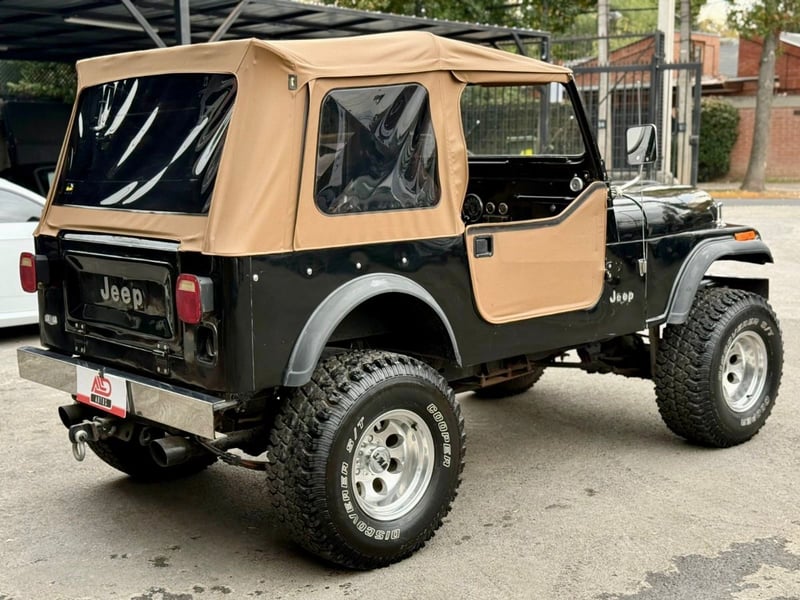 Jeep CJ7 V8 4X4 AUTOMATICO 1978 - Imagen 4 de 11
