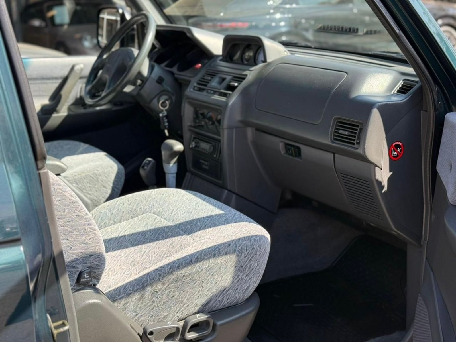 MITSUBISHI MONTERO 3.5 AT 4WD 1999 - Imagen 15 de 17
