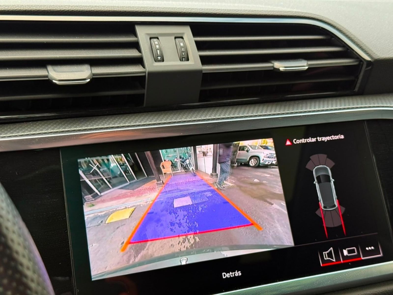 Audi Q3 35 TFSI S LINE 2023 - Imagen 13 de 18
