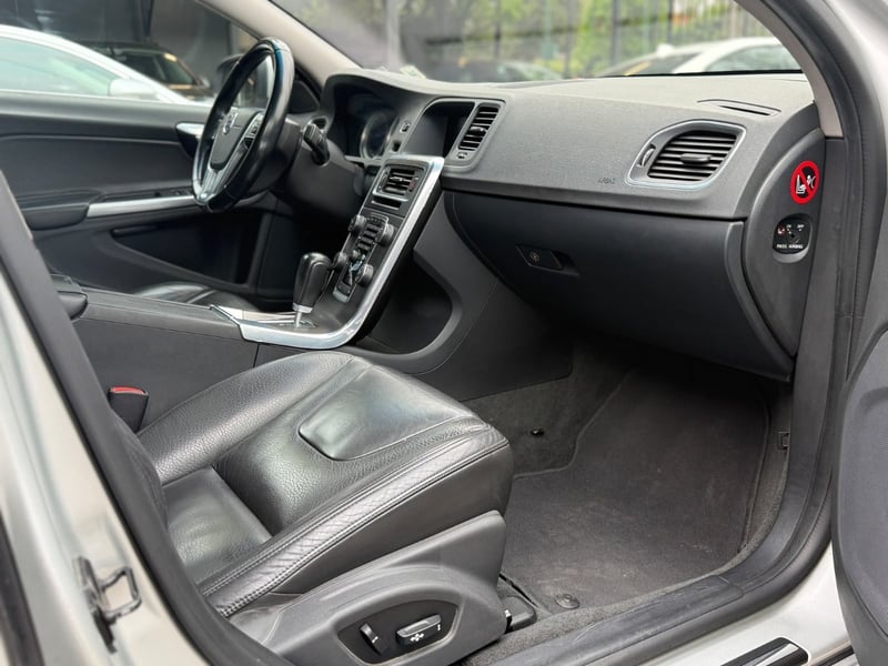 Volvo S60 T6 PLUS AWD 3.0 2011 - Imagen 9 de 19