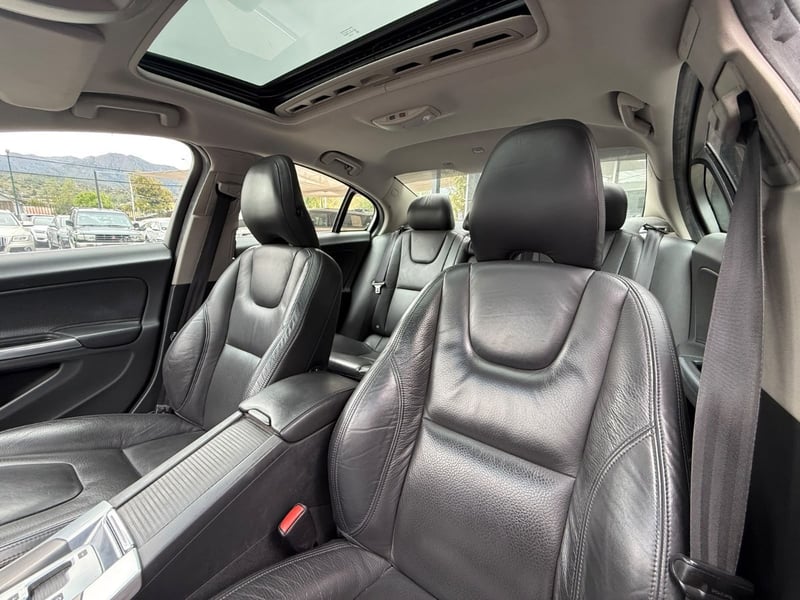 Volvo S60 T6 PLUS AWD 3.0 2011 - Imagen 16 de 19