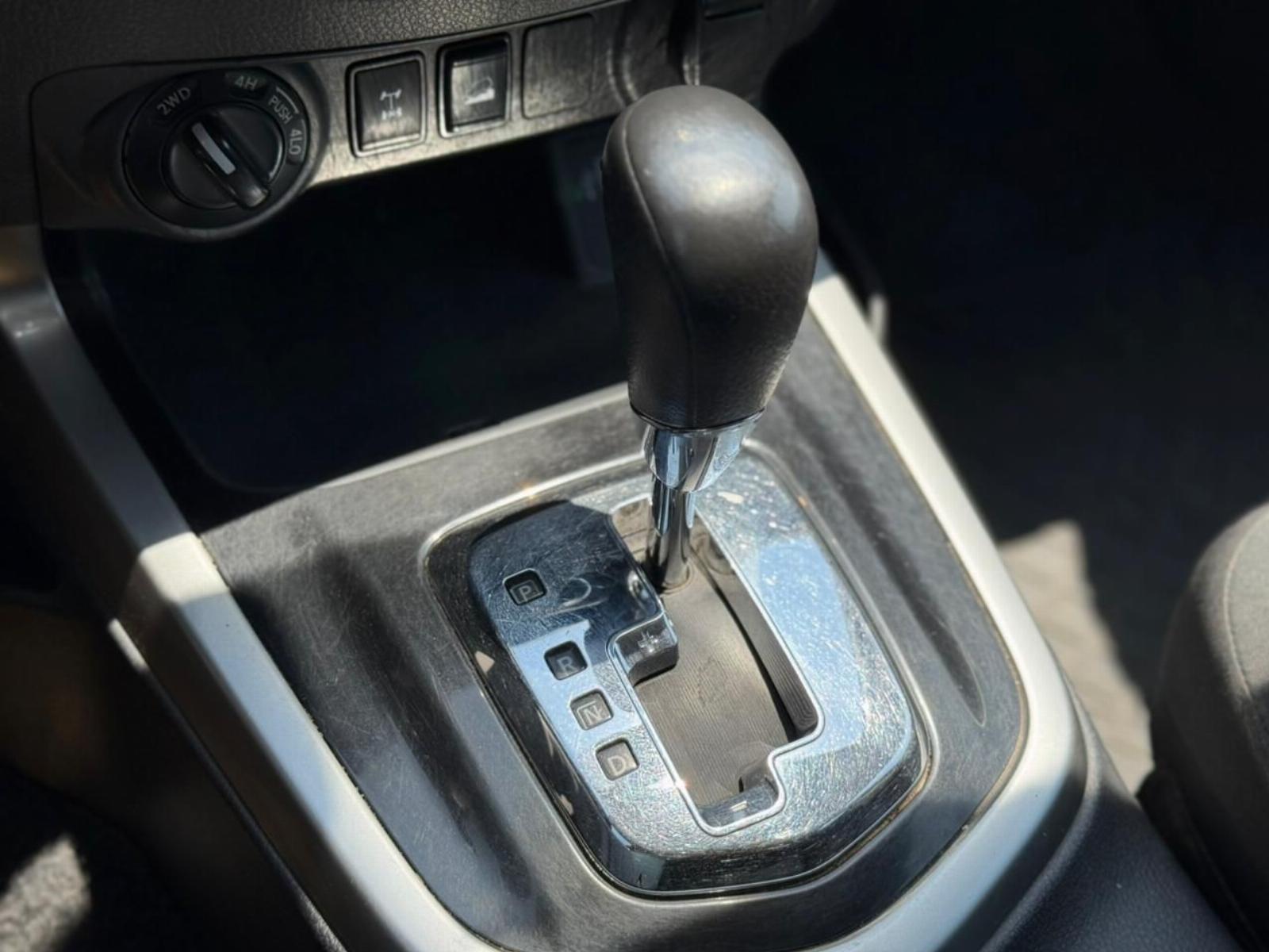 NISSAN NAVARA XE 2.3 AT 4WD 2022 - Imagen 15 de 18