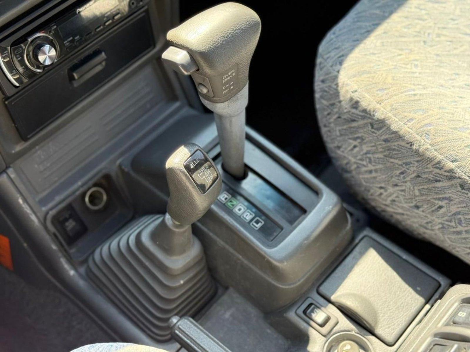 MITSUBISHI MONTERO 3.5 AT 4WD 1999 - Imagen 14 de 17