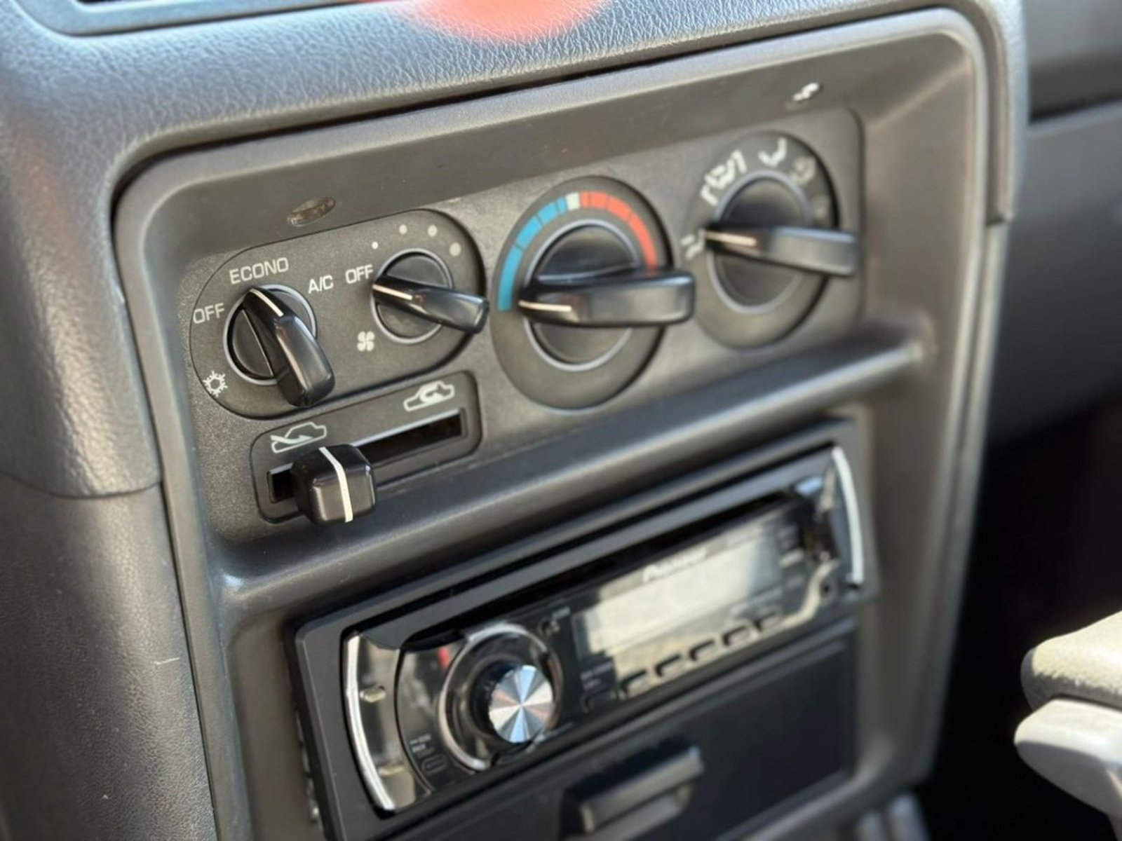 MITSUBISHI MONTERO 3.5 AT 4WD 1999 - Imagen 13 de 17