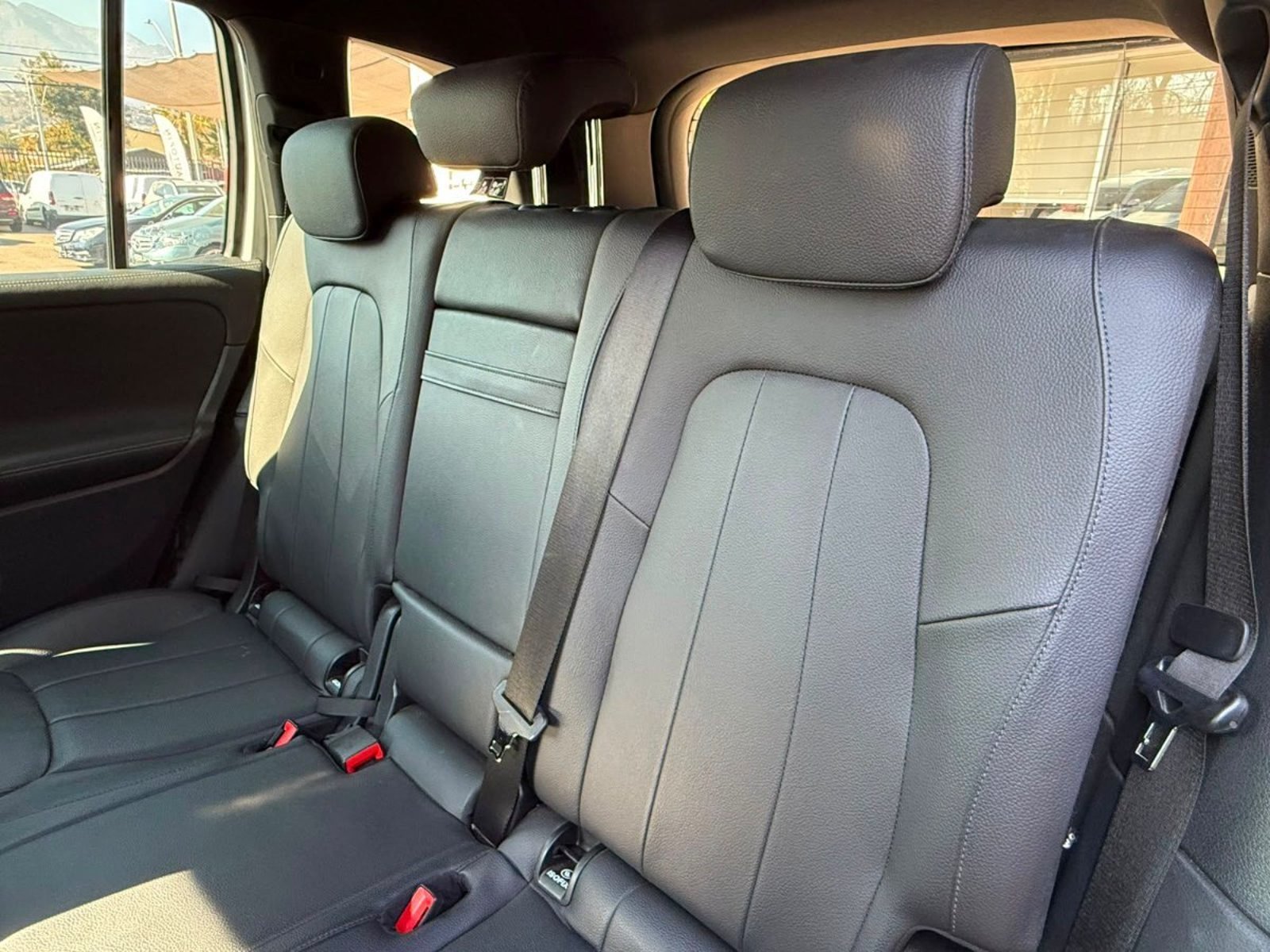 MERCEDES-BENZ GLB 200 2023 - Imagen 18 de 18