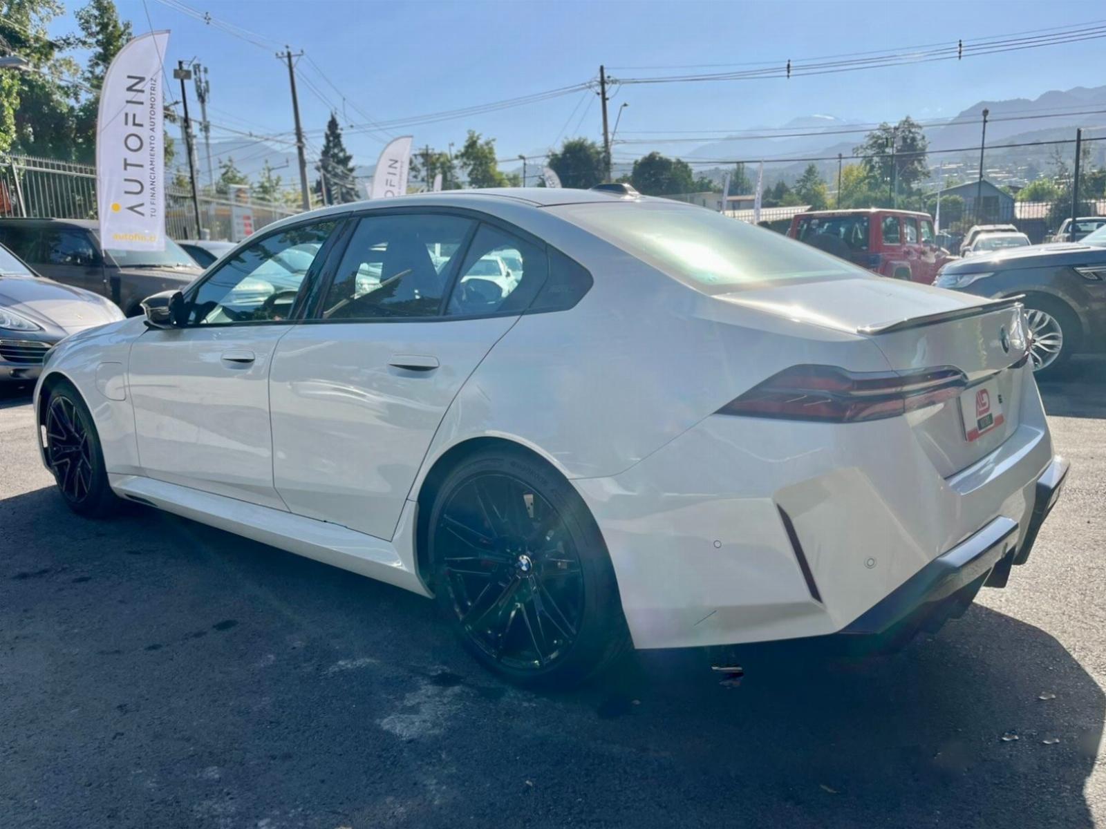 BMW M5 4.4 TWIN POWER TURBO HIBRIDO 2025 - Imagen 6 de 18
