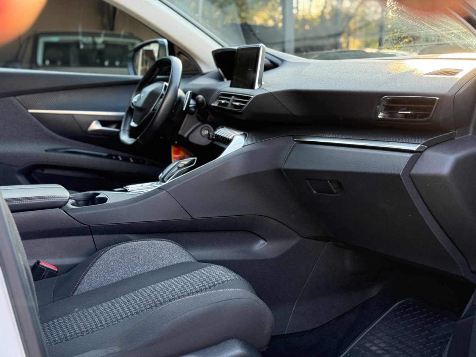 Peugeot 3008 ACTIVE THP 1.6 AT 2021 - Imagen 9 de 18