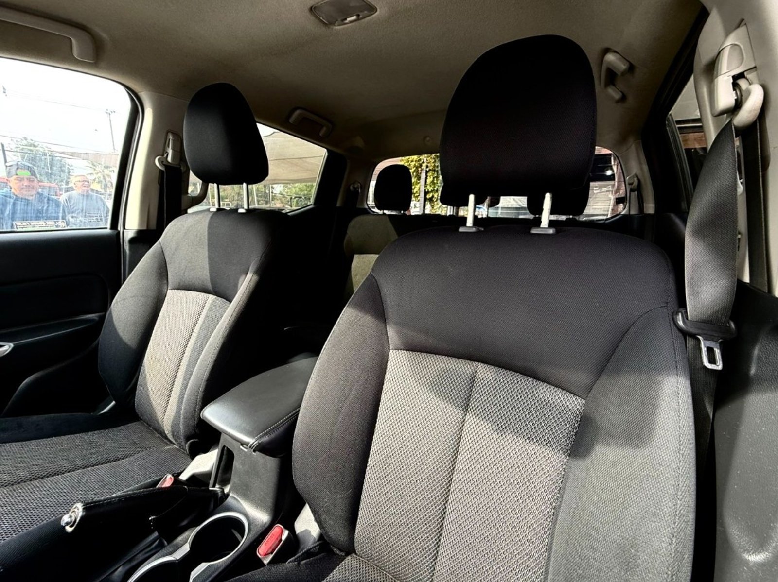 MITSUBISHI L200 DAKAR 4X4 AT 2.4 DIESEL 2023 - Imagen 15 de 17