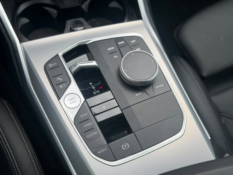 BMW 330 E HIBRIDO 2024 - Imagen 16 de 18