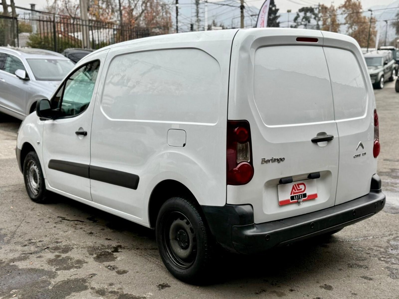 CITROËN BERLINGO 1.6 DIÉSEL 2018 - Imagen 6 de 17