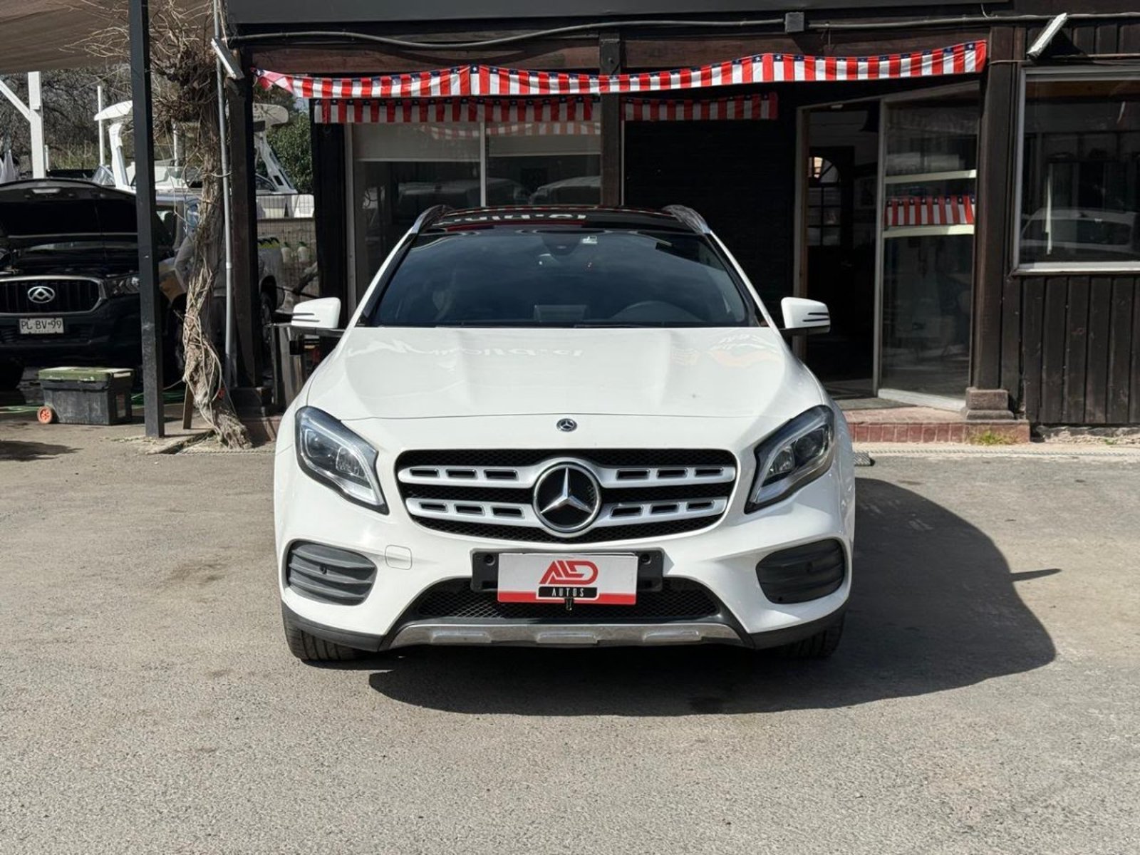 Mercedes-Benz GLA 250 4MATIC 2.0 2020 - Foto 2 de 14