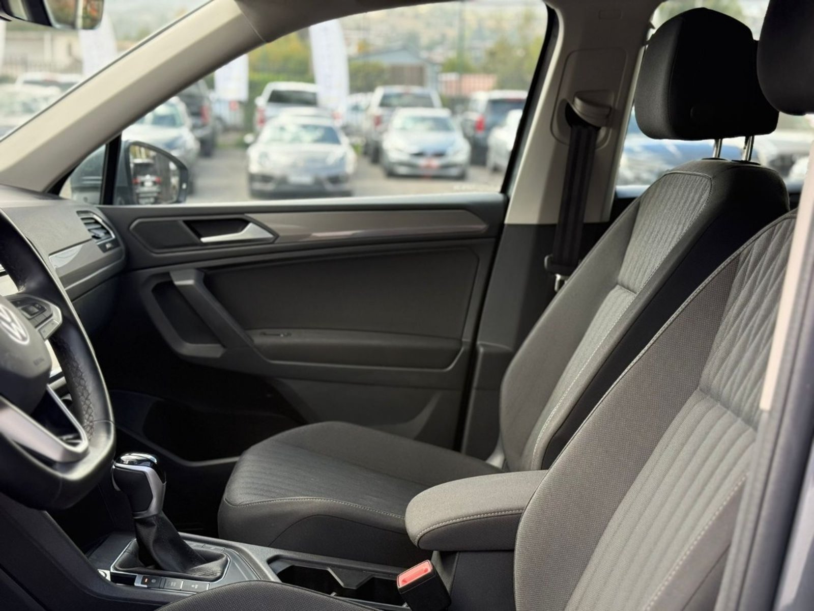 VOLKSWAGEN TIGUAN COMFORTLINE 1.4T 2024 - Imagen 9 de 18