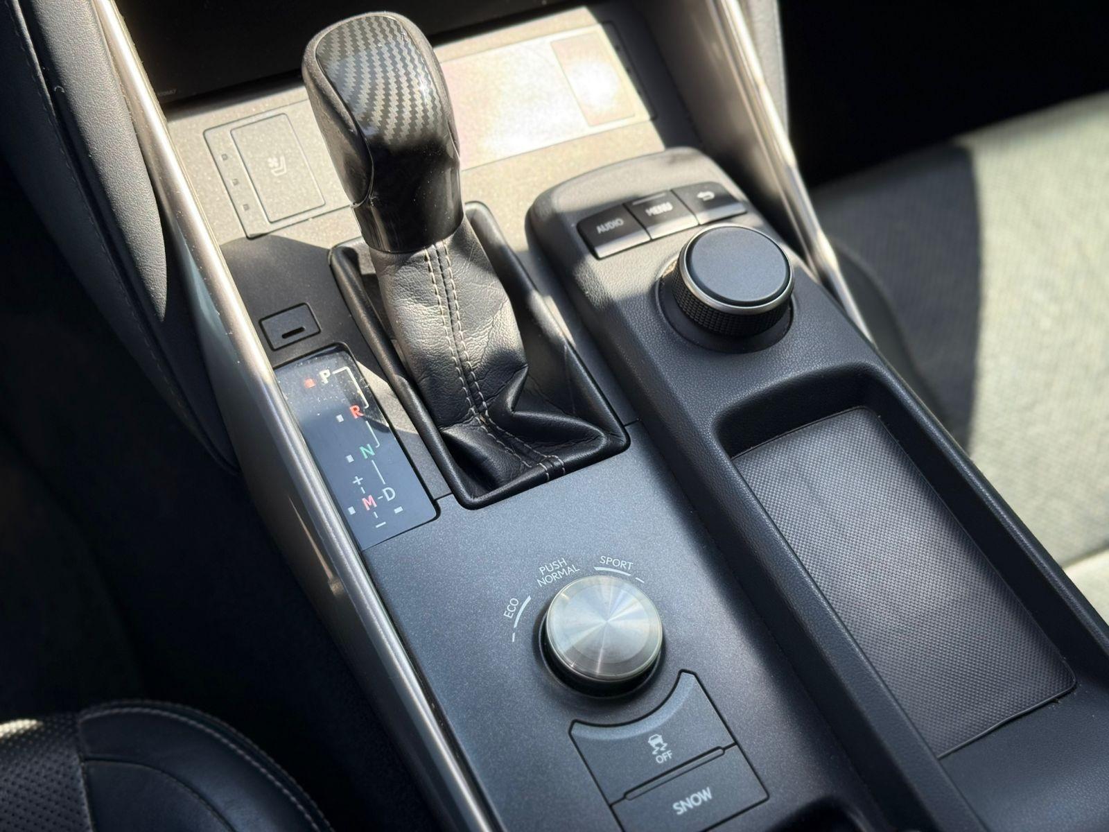 LEXUS IS 200 2.0 TURBO 2017 - Imagen 16 de 20