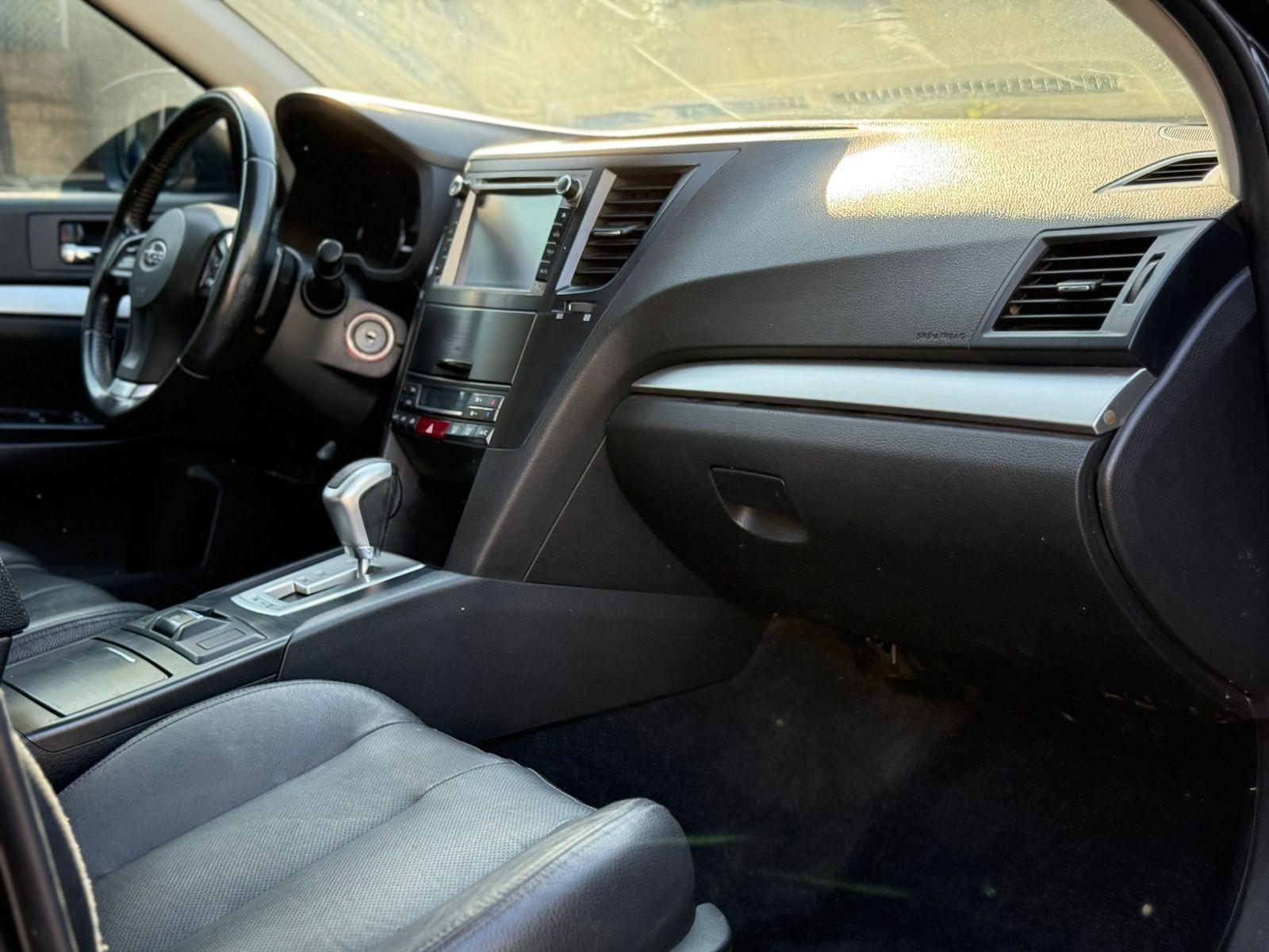 SUBARU OUTBACK LIMITED 2.5 CVT AWD 2013 - Imagen 17 de 20