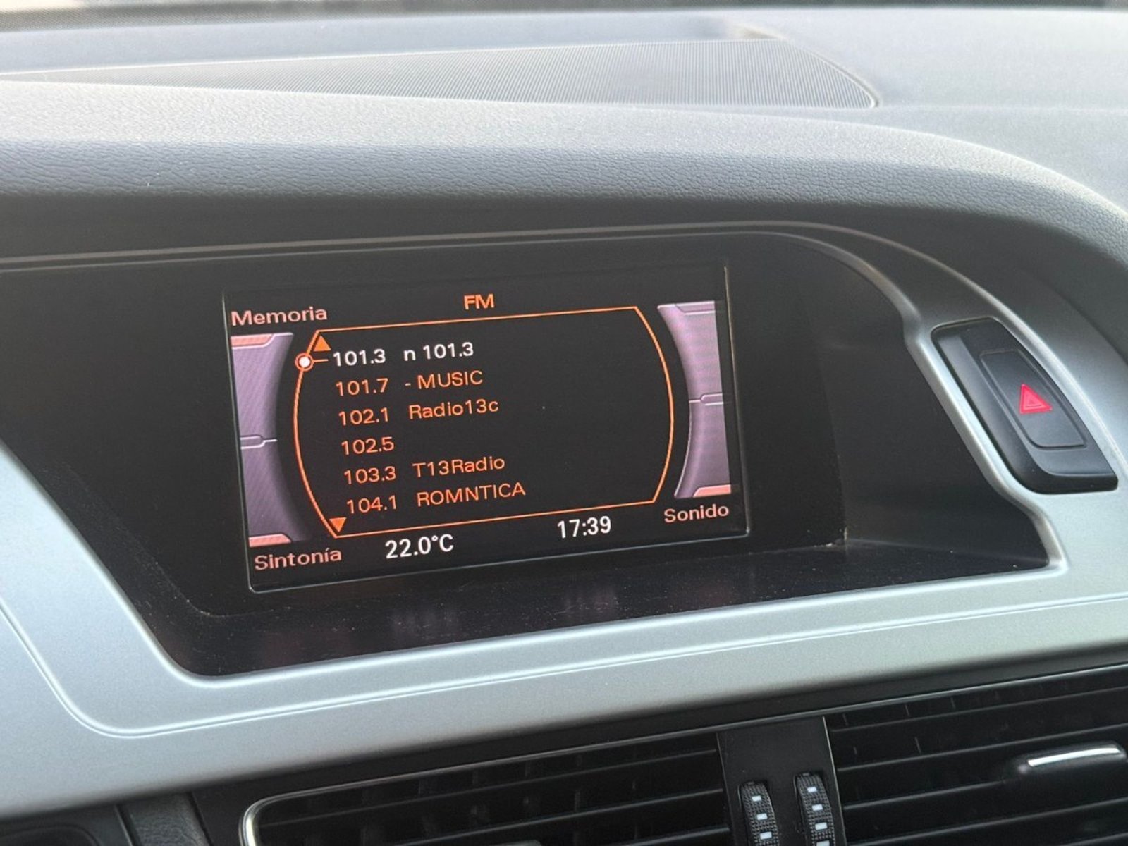AUDI A4 1.8T MULTITRONIC 2010 - Imagen 11 de 17