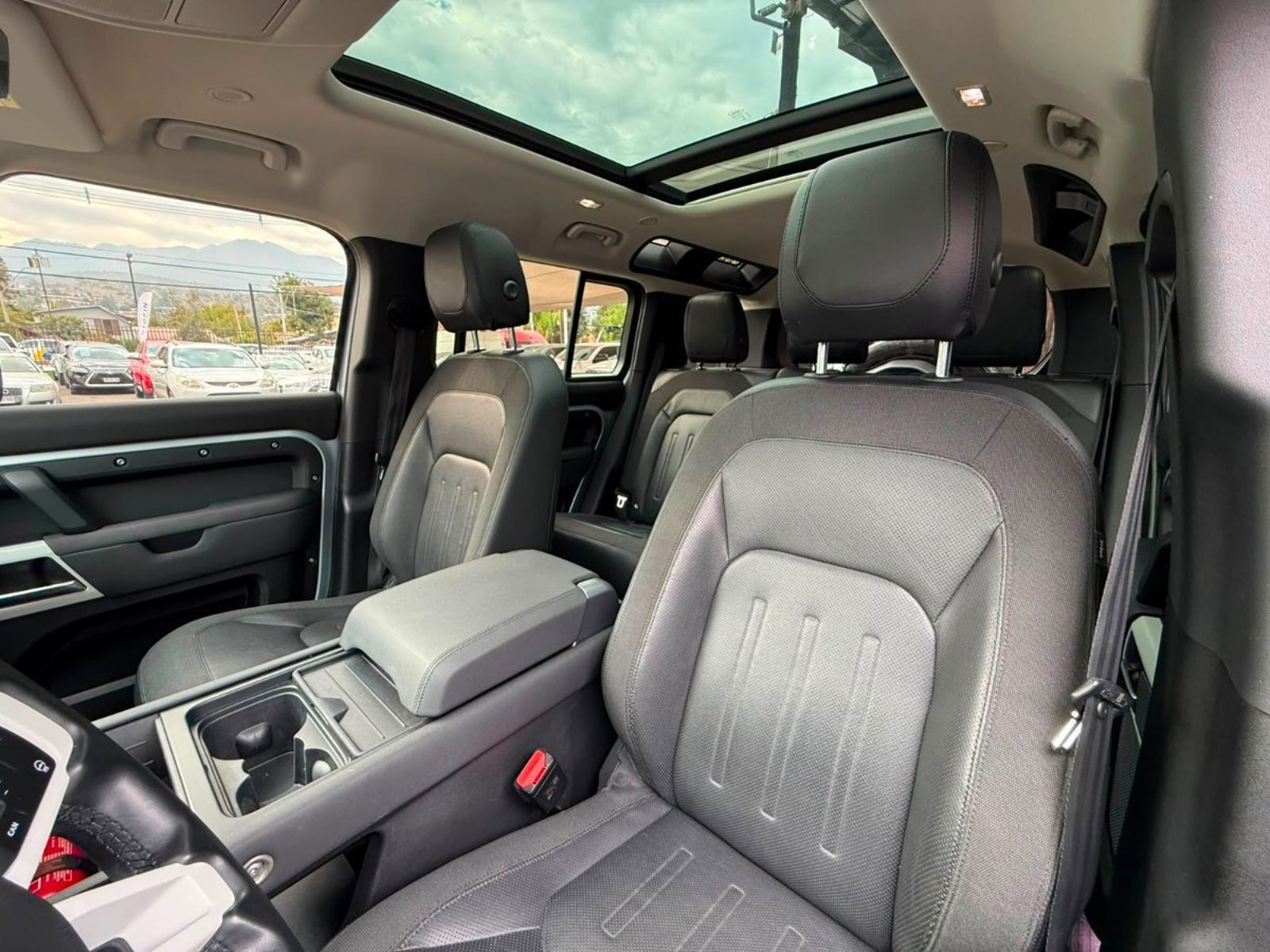 Land Rover DEFENDER 110 2021 - Imagen 15 de 18