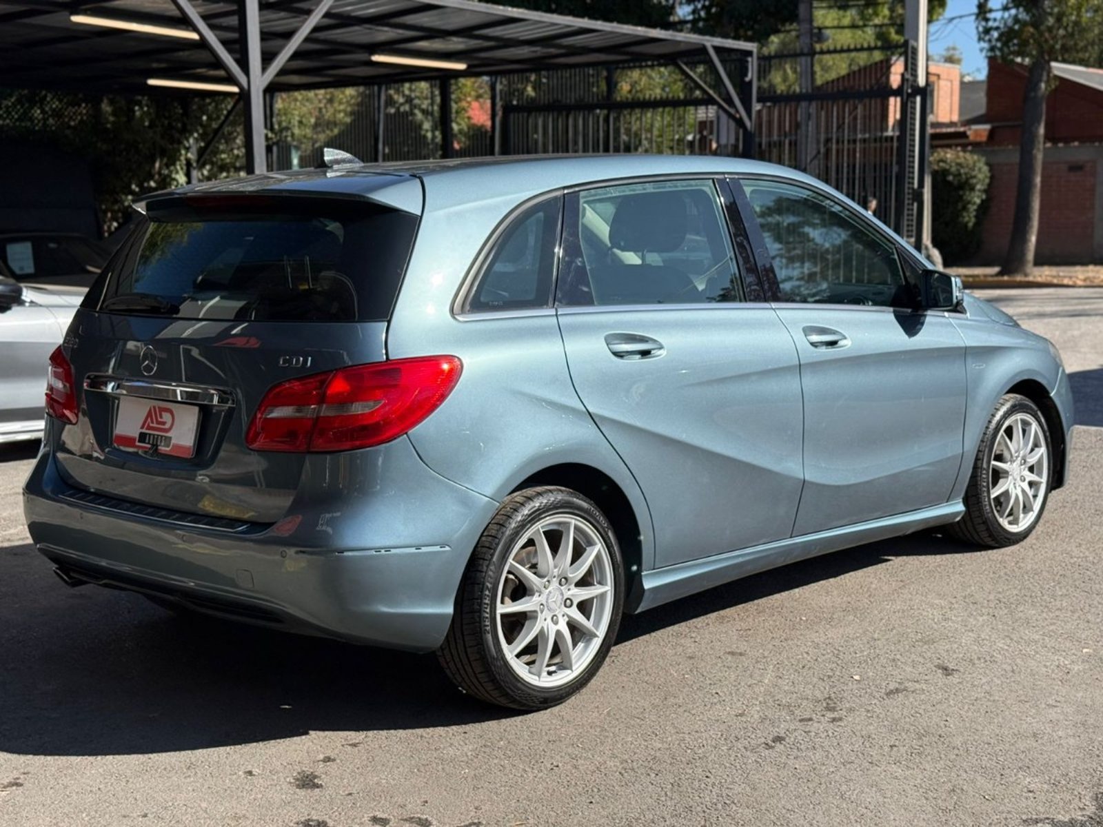 Mercedes-Benz B180 CDI AUT DIESEL 2012 - Foto 4 de 19