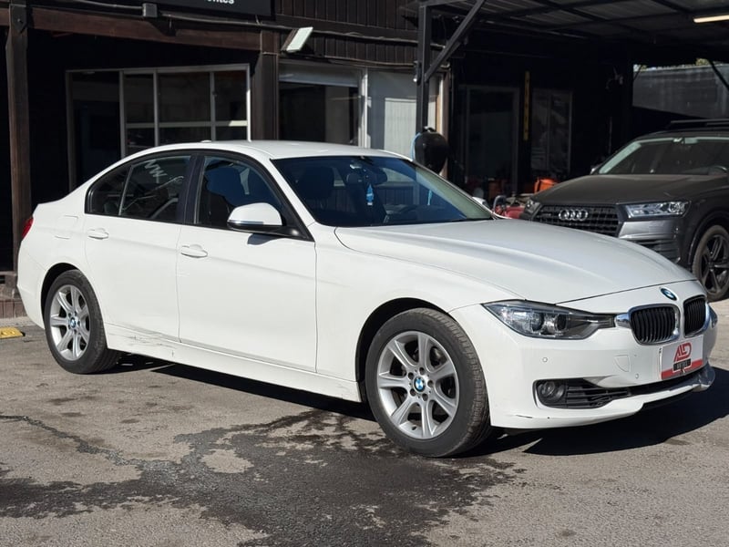 BMW 320 F30 2.0 POCOS KMS 2015 - Imagen 3 de 14