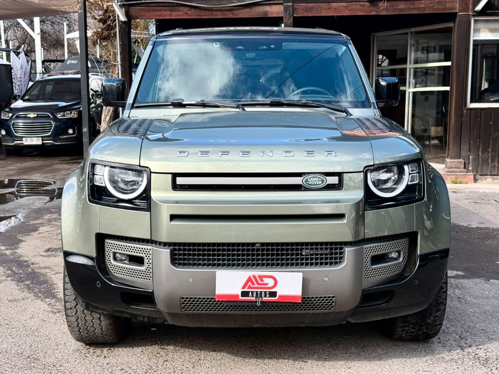 Land Rover DEFENDER 110 X DYNAMIC 3.0 2023 - Foto 2 de 17