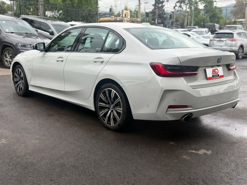 BMW 330 E HIBRIDO 2024 - Imagen 6 de 18