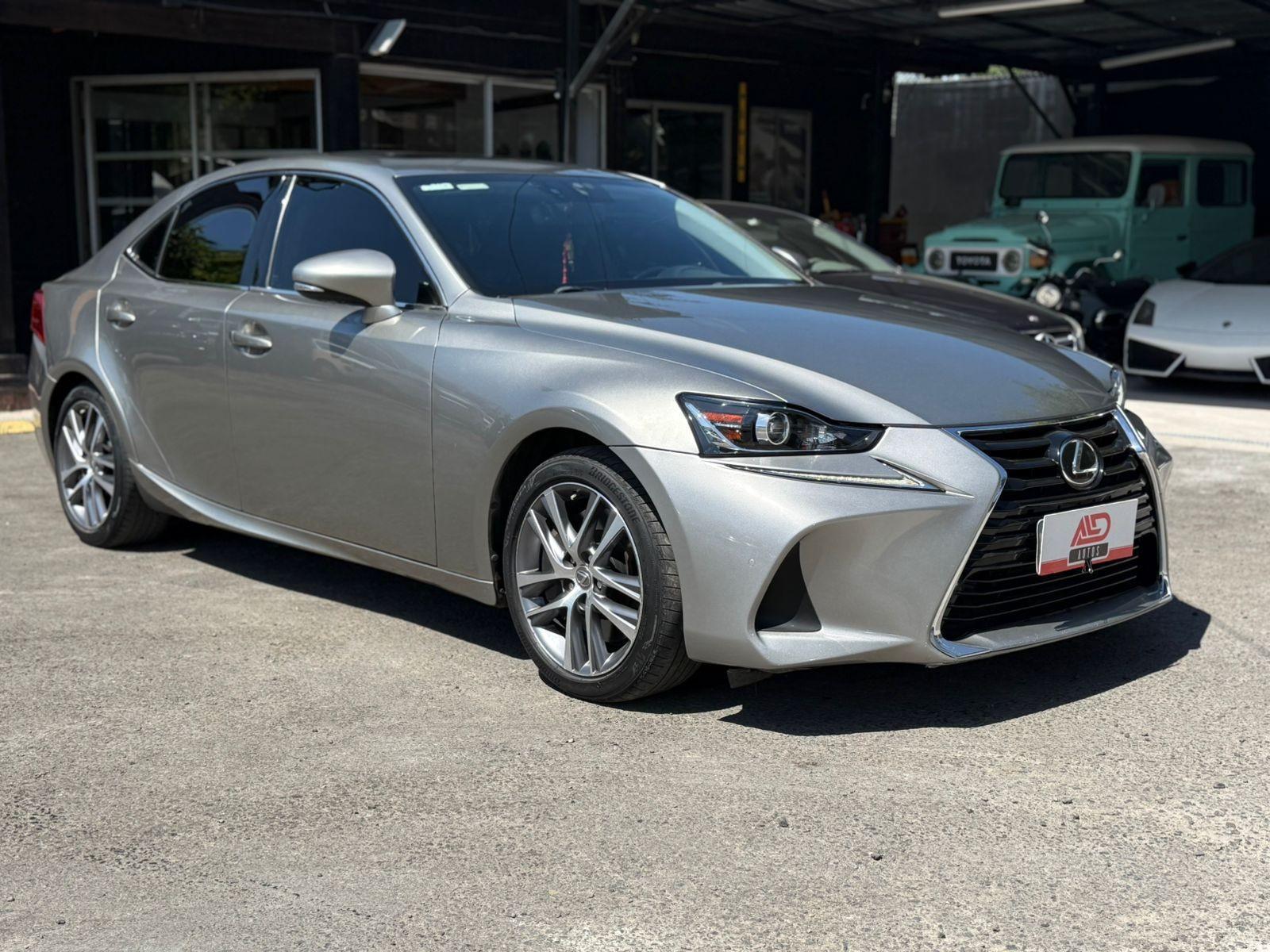 Lexus IS 200 2.0 TURBO 2017 - Foto 2 de 20