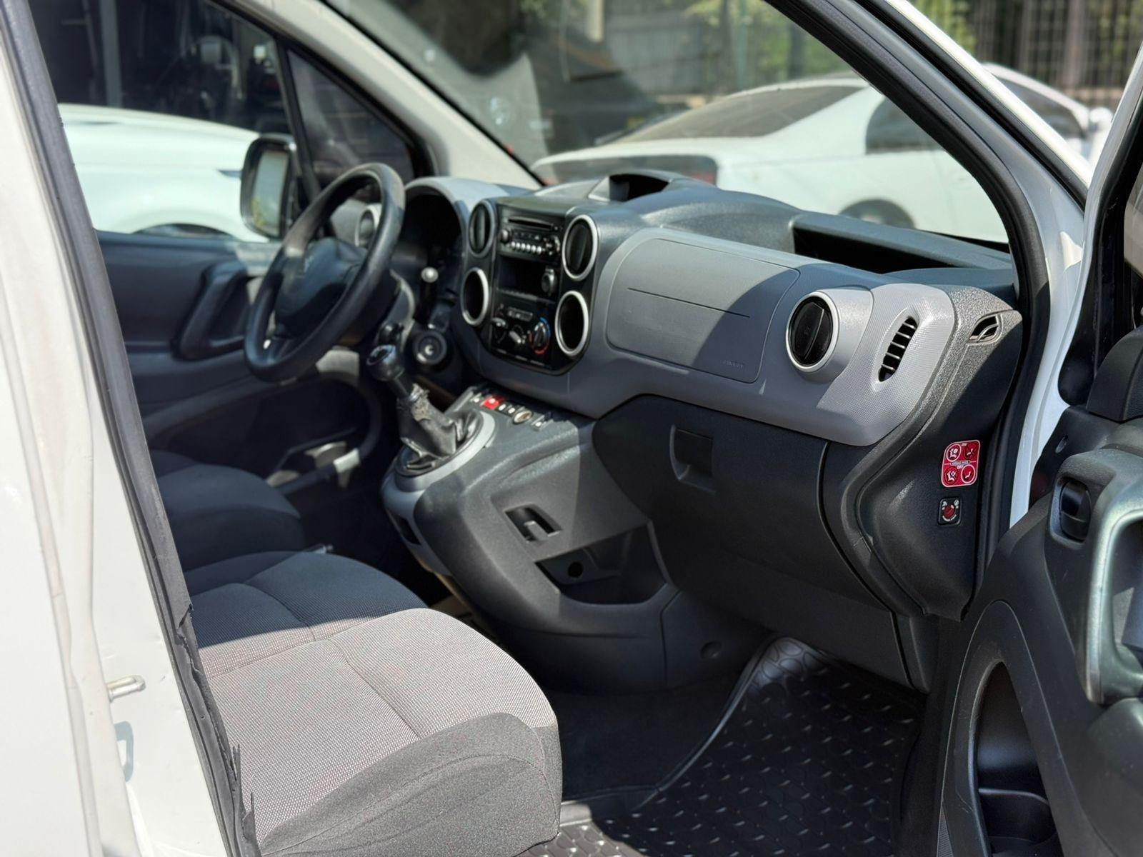 PEUGEOT PARTNER HDI 1.6 MT DIESEL 2019 - Imagen 13 de 16
