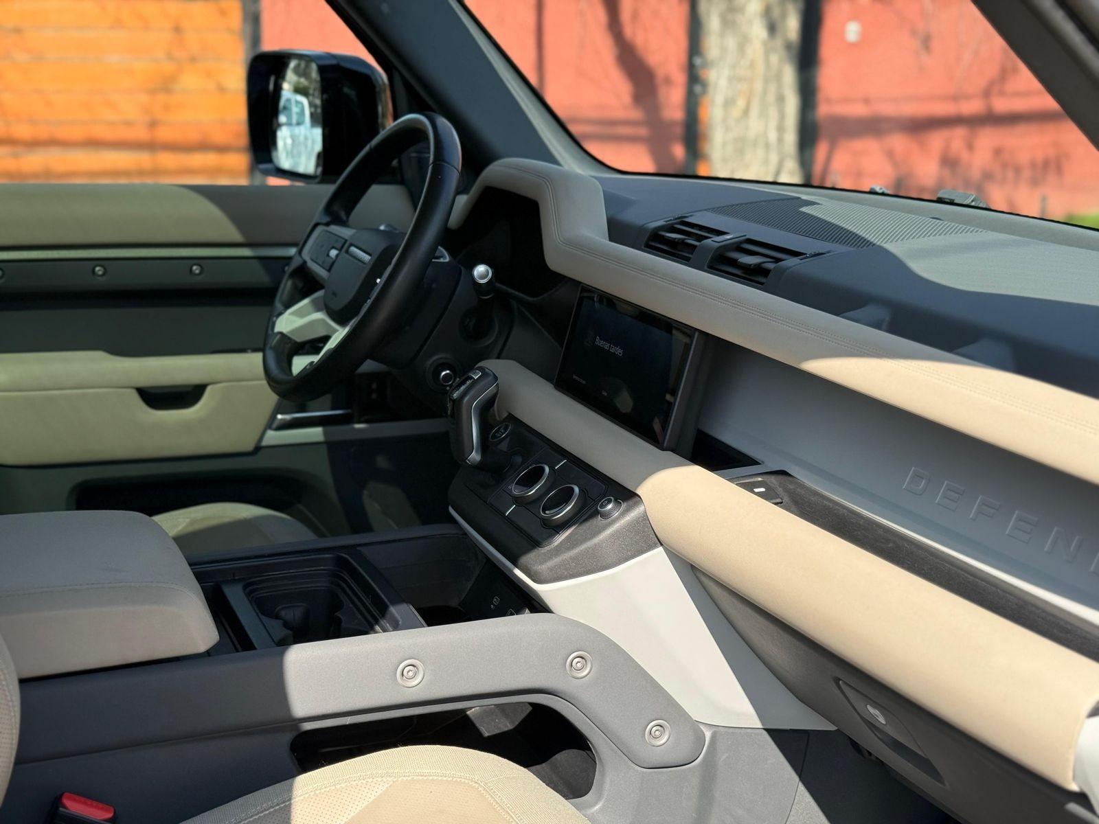 LAND ROVER DEFENDER 110 4X4 3.0 AT 2021 - Imagen 18 de 19