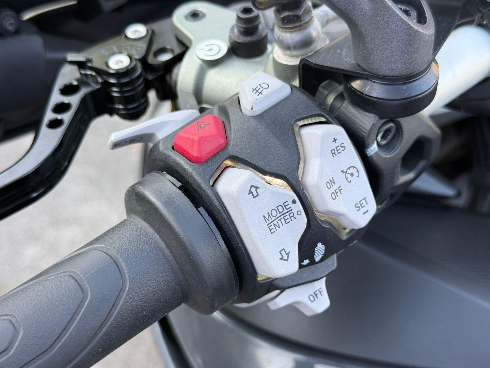 DUCATI MULTISTRADA V2 S 2024 - Imagen 9 de 11