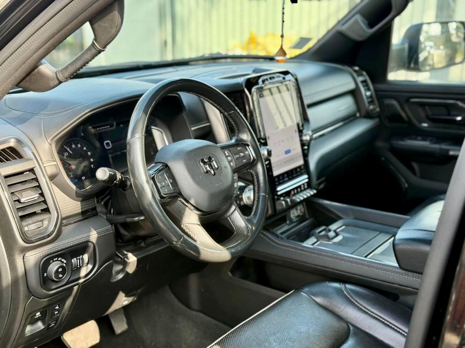 RAM 1500 LIMITED 4X4 2024 - Imagen 8 de 19
