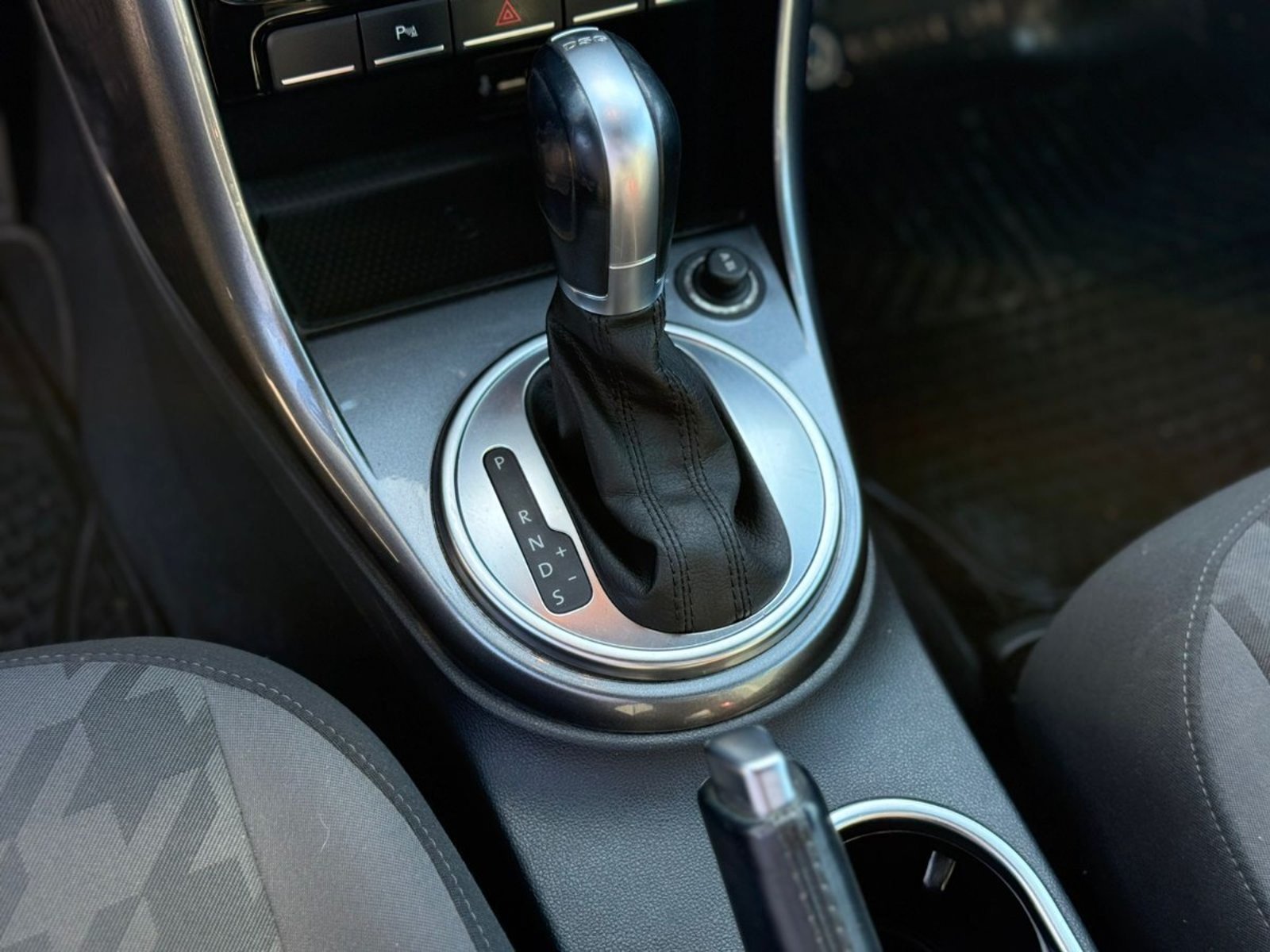 VOLKSWAGEN BEETLE COUPE 1.4T AT 2019 - Imagen 15 de 17