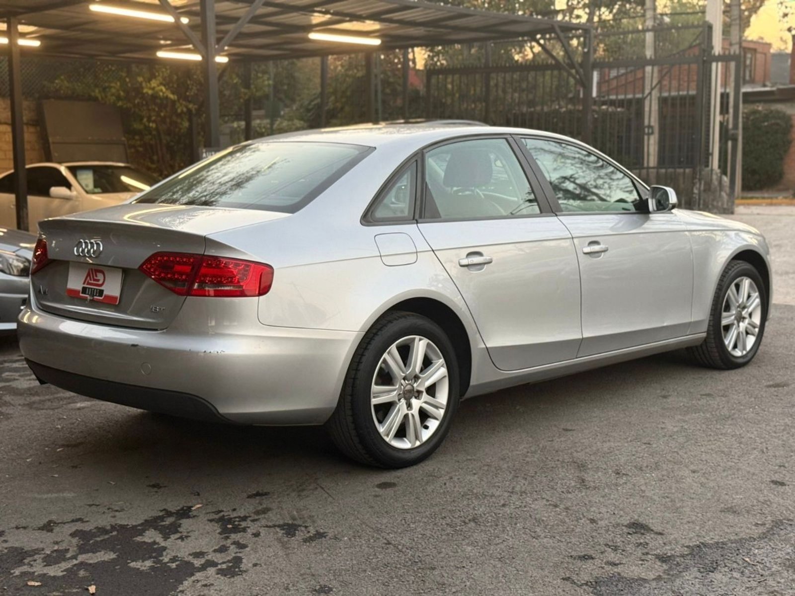 AUDI A4 1.8T MULTITRONIC 2010 - Imagen 4 de 17