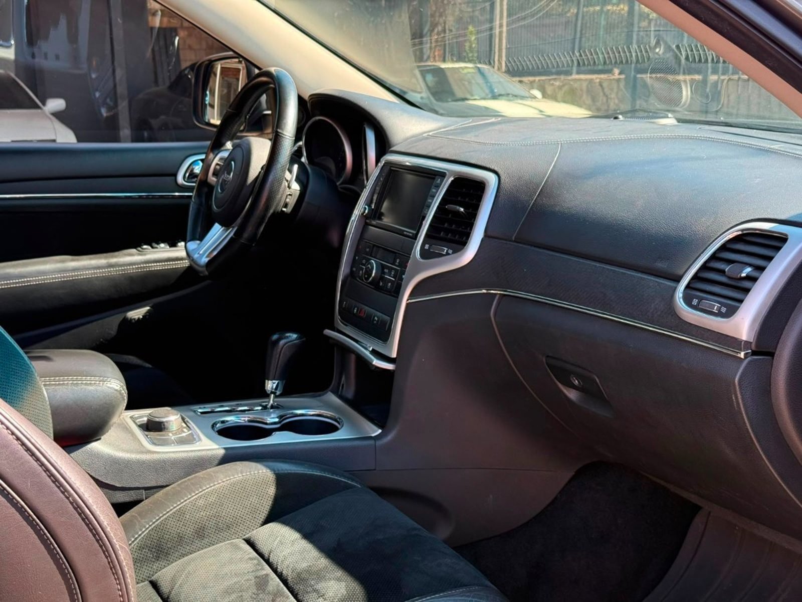 Jeep GRAND CHEROKEE SRT8 6.4 2013 - Imagen 15 de 18