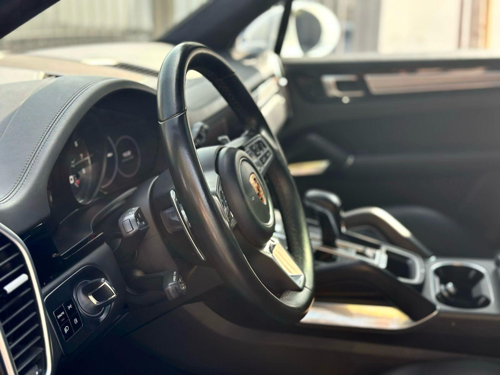 PORSCHE CAYENNE TURBO 2019 - Imagen 9 de 20