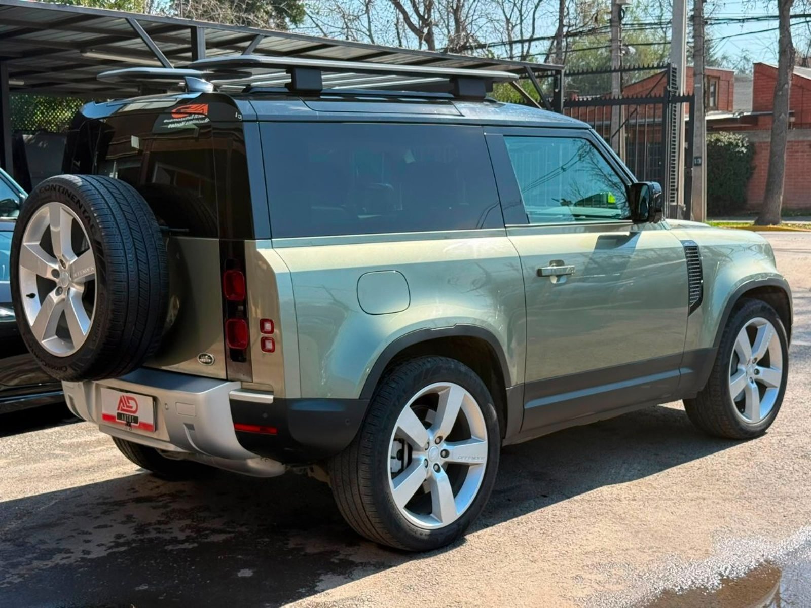 Land Rover DEFENDER HSE 3.0 DIESEL 3P 2023 - Imagen 4 de 17