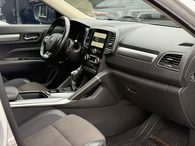 Renault KOLEOS DYNAMIQUE CVT 2.5 2019 - Imagen 10 de 17