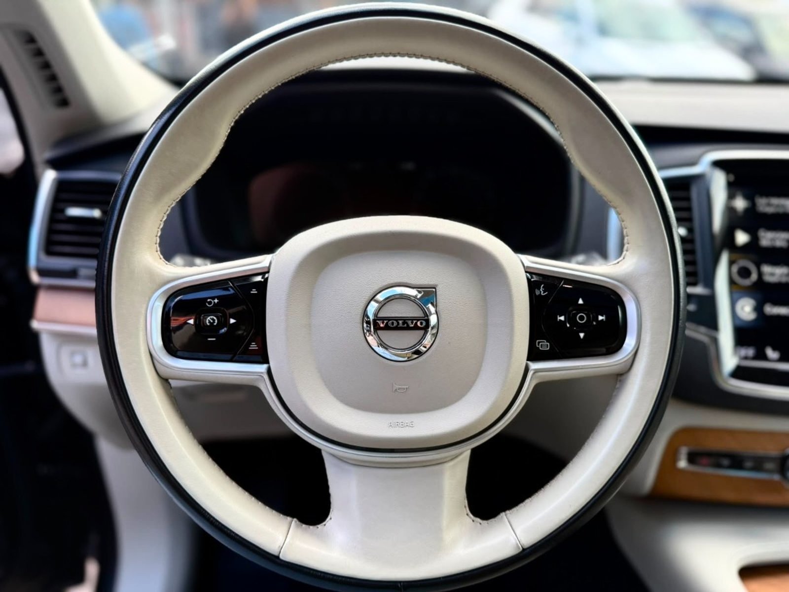 Volvo XC90 B5 AWD 2.0 2022 - Imagen 9 de 18