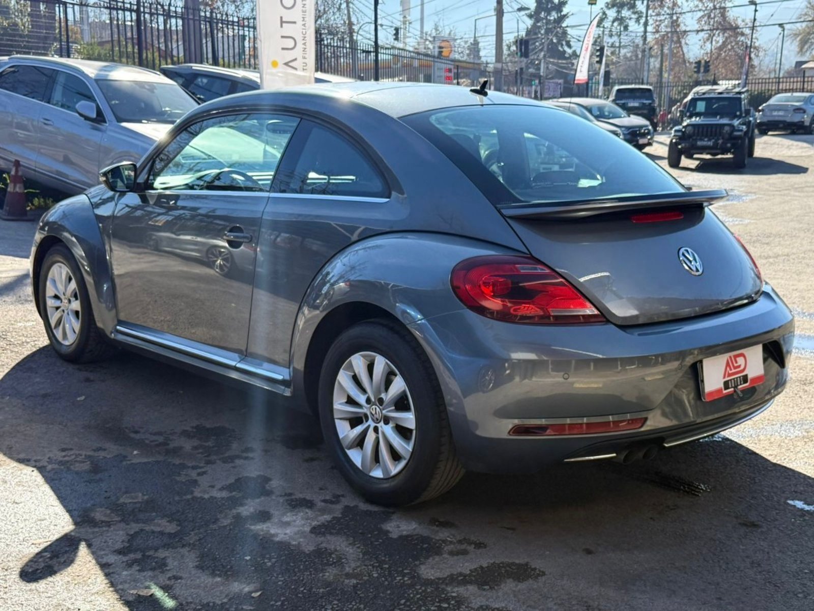 VOLKSWAGEN BEETLE COUPE 1.4T AT 2019 - Imagen 6 de 17