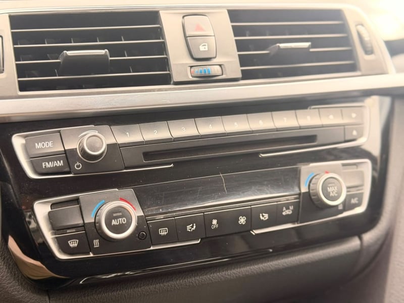 BMW 320 2.0 TURBO 2017 - Imagen 14 de 17