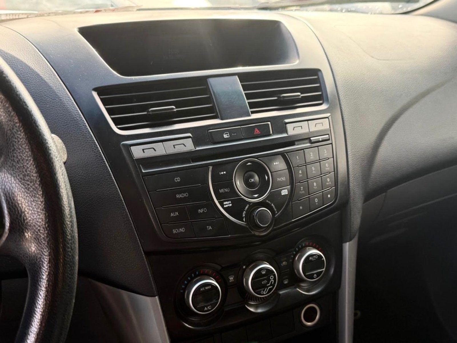 Mazda BT-50 SDX 2.2 MT 4X2 CON IVA 2019 - Imagen 12 de 14