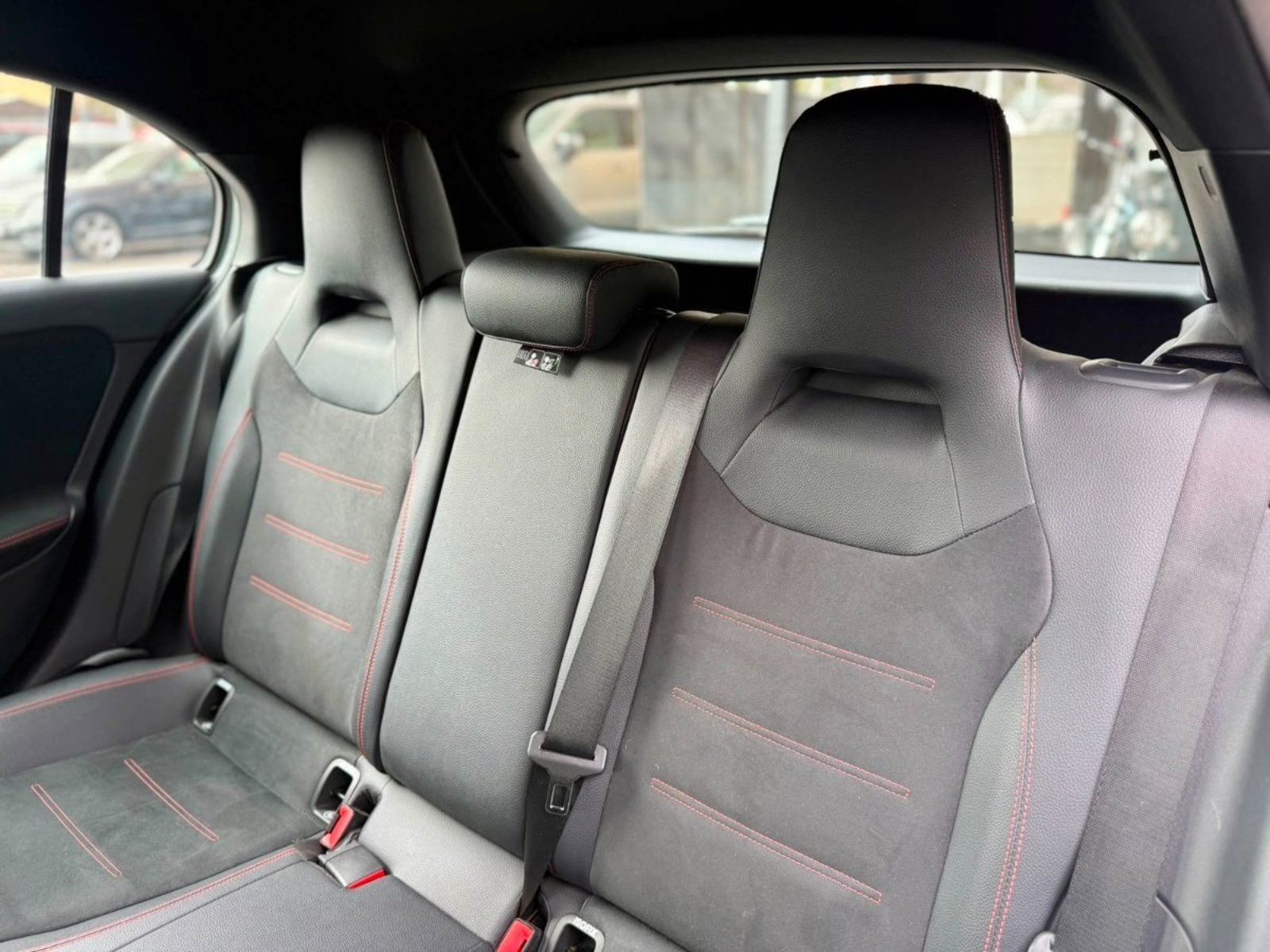 Mercedes-Benz A200 AMG LINE 2.0 2021 - Imagen 18 de 19