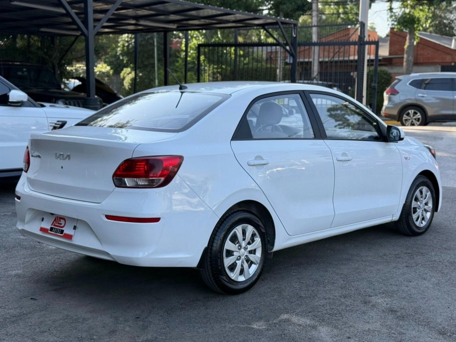 KIA SOLUTO LX 1.4 2022 - Imagen 4 de 15