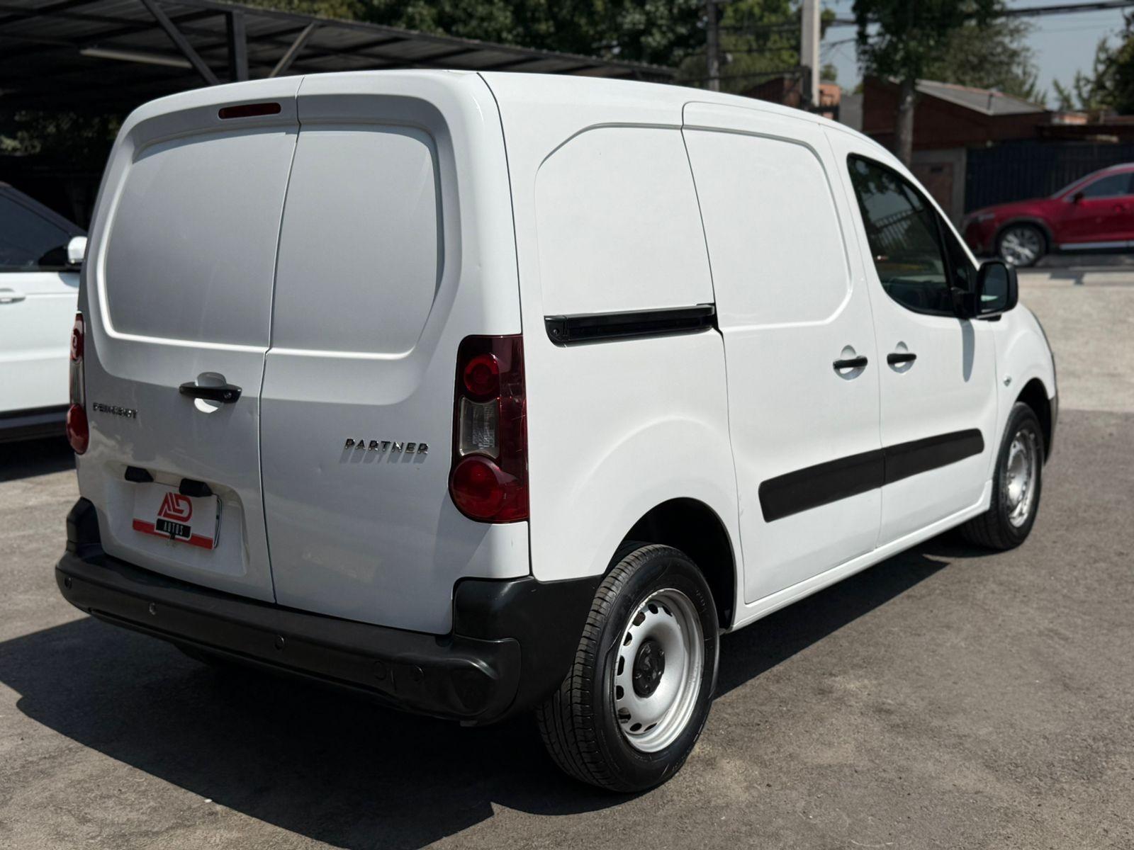 Peugeot PARTNER HDI 1.6 MT DIESEL IMPECABLE 2019 - Foto 4 de 16